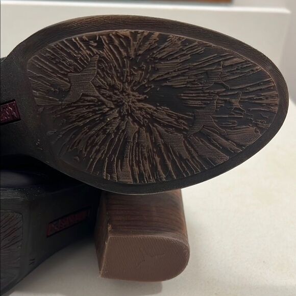 PIKOLINOS Gray Ankle Booties with Vintage Leather and Embroidered Design - Picture 9 of 12